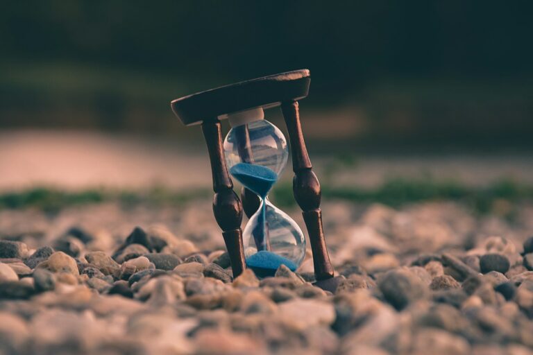 Deadline Pressure: How to Close on Your New Property After Selling the Old One